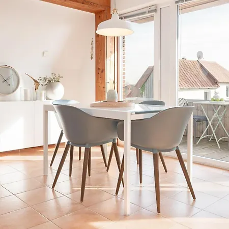 Zur Wiese 17 Lupine * Bosau